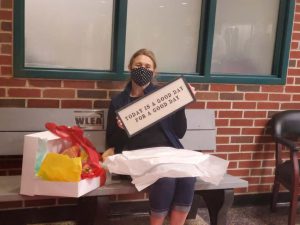 Mrs Gillon with her appreciation gift from the class of 2022